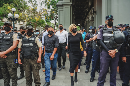 Figura. Viteri y parte de su equipo durante una reciente aparición pública.