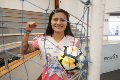 Karen Páez, de Ñañas, es la primera futbolista sudamericana en formar parte de un equipo profesional del fútbol de la India.