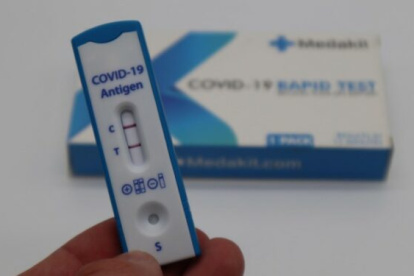 La covid-19 no ha pasado todavía. El mundo sigue tratando de contrarrestarla.