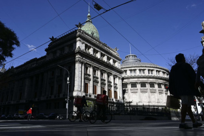 Este domingo se defninirán los nuevos inquilinos del Congreso argentino.
