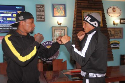El ecuatoriano Alexander Espinoza y el mexicano José Luis Calyecac protagonizarán la pelea de fondo.