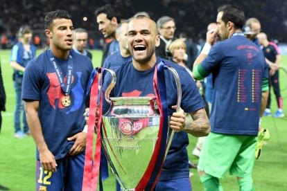 Dani Alves fue parte del histórico Barcelona ganador del sextete.