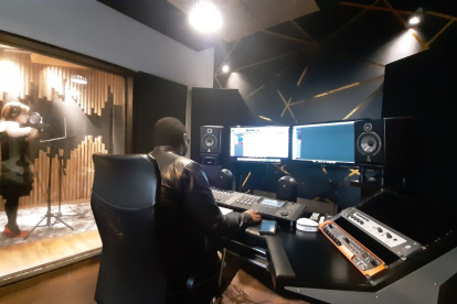 Narración. Los estudios de grabación ahora resultan tan importantes como las imprentas para los libros.