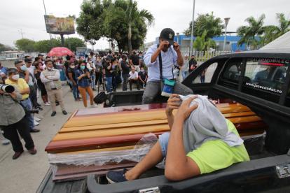 Familiares acuden hasta la Policía Judicial para obtener noticias de sus allegados, tras la muerte internos en la Penitenciaría.