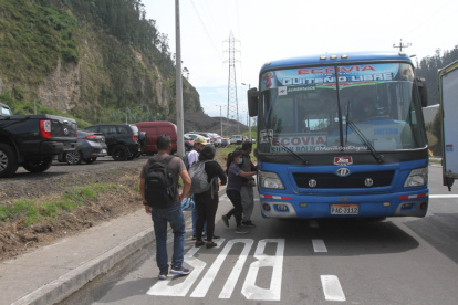 Transporte. Las líneas de bus que pasan por la zona no satisfacen a los usuarios.