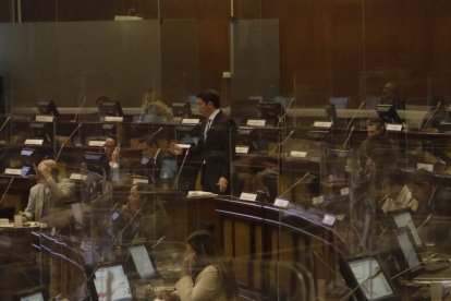 El asambleísta Francisco Jiménez defendió la propuesta del Gobierno y aseguró que no se puede desconocer que la economía del país tiene un problema.