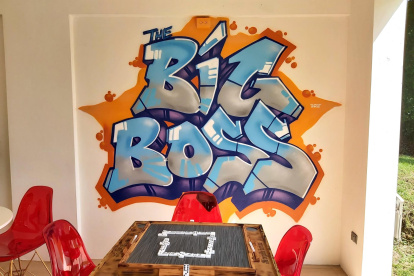 Fotografía del grafiti "Big Boss" (apodo del artista) en la terraza de la casa del cantante puertorriqueño Daddy Yankee, el 12 de noviembre de 2021 en una urbanización exclusiva de Luquillo, en la costa noreste de Puerto Rico. Para quien quiera descubrir la faceta más personal del famoso cantante Daddy Yankee.