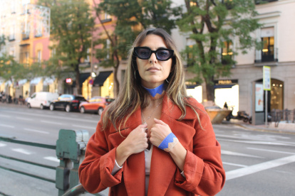 La sensación de falta de una identidad propia que la invadió en la adolescencia fue mutando a una certeza y aceptación de lo que es. Y aquello es lo que marca su estilo.