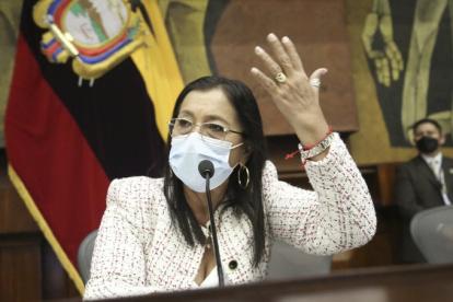 La presidenta de la Asamblea, Guadalupe Llori, presidió la sesión que decidió observar la proforma 2022.