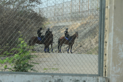 Tras lo ocurrido, militares vigilaban la cárcel regional de Guayaquil desde un cerro. En ese lugar está alias Fito.