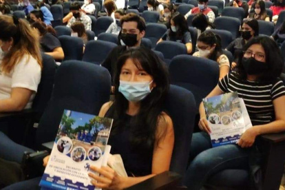 Las autoridades de la Universidad de Guayaquil dieron la bienvenida a los estudiantes.