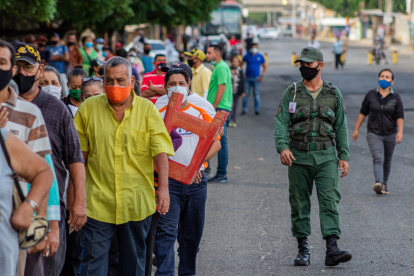 Venezolanos acudieron a las urnas este domingo.