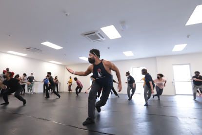 Alumnos de nivel intermedio reciben clases dirigidos por Christian Von Howard