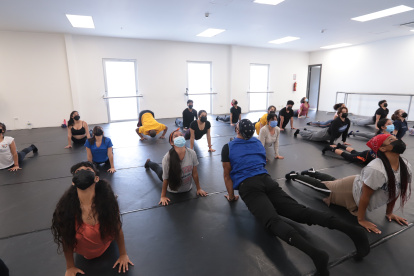 Los estiramientos en la danza sirven para ampliar el rango de movimiento