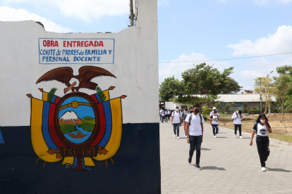 El colegio Juan Bautista Aguirre, uno de los más grandes del cantón Daule, también ha organizado el retorno a clases presenciales del bachiillerato.