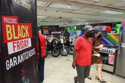 RECORRIDO DE COMERCIO, PREVIO AL BLACK FRIDAY...FD: MIGUEL CANALES....19-11-2021