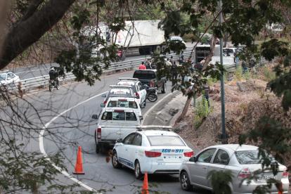 El cadáver de un joven fue encontrado en la Vía a la Costa cerca al Panteón Metropolitano presuntamente baleado Agencia (ag-extra)