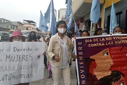 En el suburbio de Guayaquil se convocaron organizaciones de mujeres