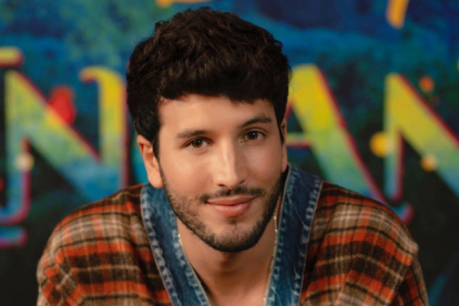 Dos Oruguitas, tema principal de la película, se escuchará en español en todo el mundo.