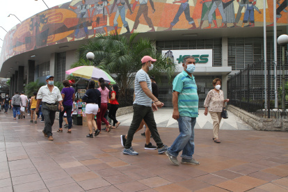La seguridad social se mantiene tomando fondos del BIESS para completar los pagos de pensiones a los afiliados y jubilados de la seguridad social.