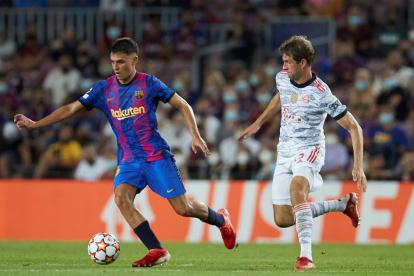 Pedri (i), en una fotografía de archivo.