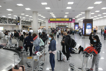 La restricción de vuelos por causa de la Covid-19 puede ser contraproducente, según la OMS.