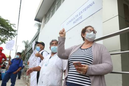 Pacientes transplantados, con insuficiencia renal, hemofilia, miastenia gravis, reumáticos y otras enfermedades expusieron que tienen que autofinanciar su tratamiento, sea por la compra de insumos o de medicamentos.