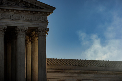 Vista del Tribunal Supremo estadounidense, este miércoles. El futuro del aborto legal en Estados Unidos empezará a decidirse hoy mediante un caso que tiene en vilo al movimiento feminista y esperanzados a los estados conservadores, deseosos de restringir al máximo ese derecho.