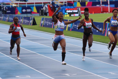 La velocista cronometró 11,23 segundos en los 100 metros planos.