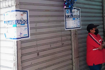 Uno de los locales clausurados durante el operativo en el lugar.