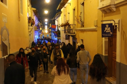 En otros sectores como La Ronda, en el centro de la ciudad, hubo afluencia de público, pero no se registraron incidentes.