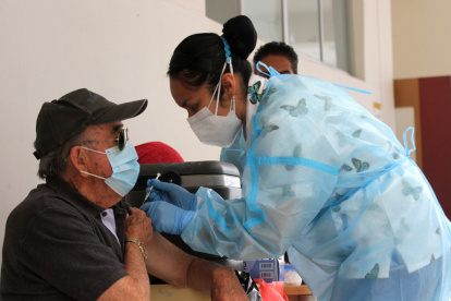 Programa. Los ciudadanos de la tercera edad pueden recibir su tercera dosis en los puntos de vacunación.