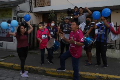 Los hinchas de Independiente vivieron su fiesta previo a la final.