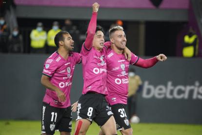 Junior Sornoza, autor de un doblete, Lorenzo Faravelli y Jonatan Bauman, fueron figuras de los rayados.