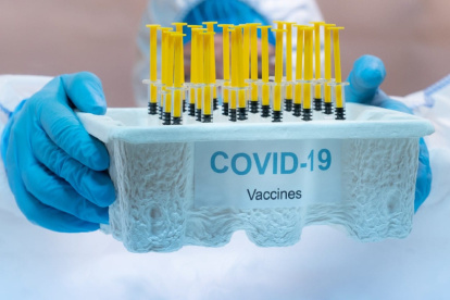 El mundo produce cada día más vacunas anticovid y se espera una aplicación equitativa en todo el planeta.