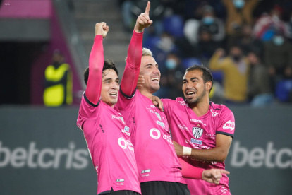 Jonatan Bauman (c) y Junior Sornoza (d) fueron las figuras de Independiente del Valle en la final de ida.