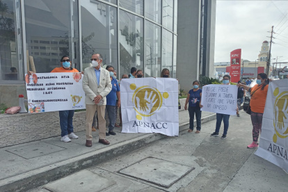 Un plantón reciente de familiares de niños y adolescentes con cáncer.