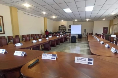 Cita. Solo acudieron dos ediles de los 23 que integran los tres municipios.