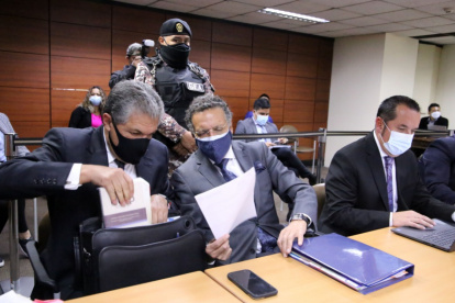 Audiencia. Marcelo Ron y su cliente el excontralor Pablo Celi de la Torre.