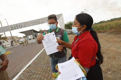 Demanda. Ana Guairacaja insiste en su reclamo por la casa que le prometieron en una urbanización en Durán.