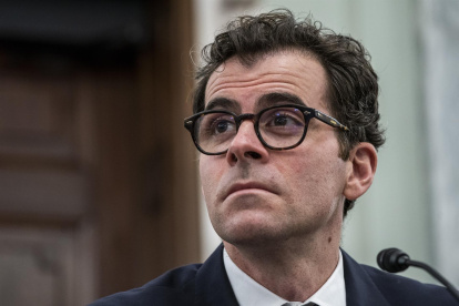 El jefe de Instagram, Adam Mosseri, testifica ante un subcomité del Senado de Estados Unidos en el Capitolio, en Washington (EE.UU.), este 8 de diciembre de 2021.