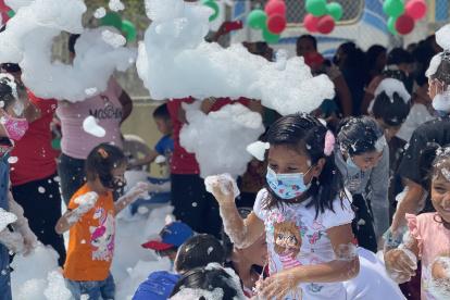 Fiesta navideña de Manitos en Acción.