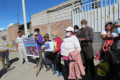 Familiares de los hermanos Matínez Rosero piden ayuda para su recuperación y traerlos de vuelta al país.