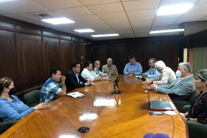 Cita. La reunión de los bananeros con las autoridades el pasado viernes.