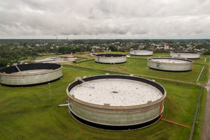 El Ministerio de Energía señaló que pozos petroleros irán parando su bombeo paulatinamente.
