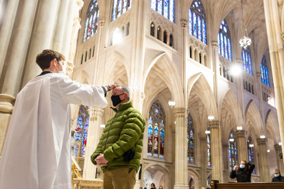 Vista de una iglesia en Nueva York, en una fotografía de archivo