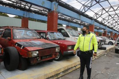 Trámite. Previo al inicio del remate o chatarrización se comunicará a los dueños de los vehículos, por redes sociales, del proceso.