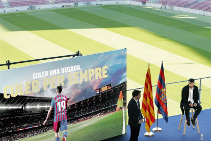 El delantero argentino Sergio "Kun" Agüero durante la rueda de prensa en la que ha anunciado este miércoles, a los 33 años de edad, su retirada del fútbol profesional debido a la arritmia cardíaca que sufrió el pasado 30 de octubre en el partido que el FC Barcelona, su último club como jugador en activo, que disputó contra el Alavés.