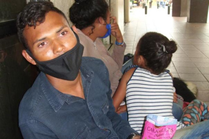 Una de cientos de familias de venezolanos en Ecuador. En este país estiman que más venezolanos saldrán de su patria en 2022.