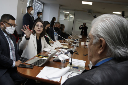 La ministra de Salud, Ximena Garzón, acudió este miércoles 15 de diciembre a la comisión de Salud de la Asamblea para tratar sobre la escasez de medicamentos.